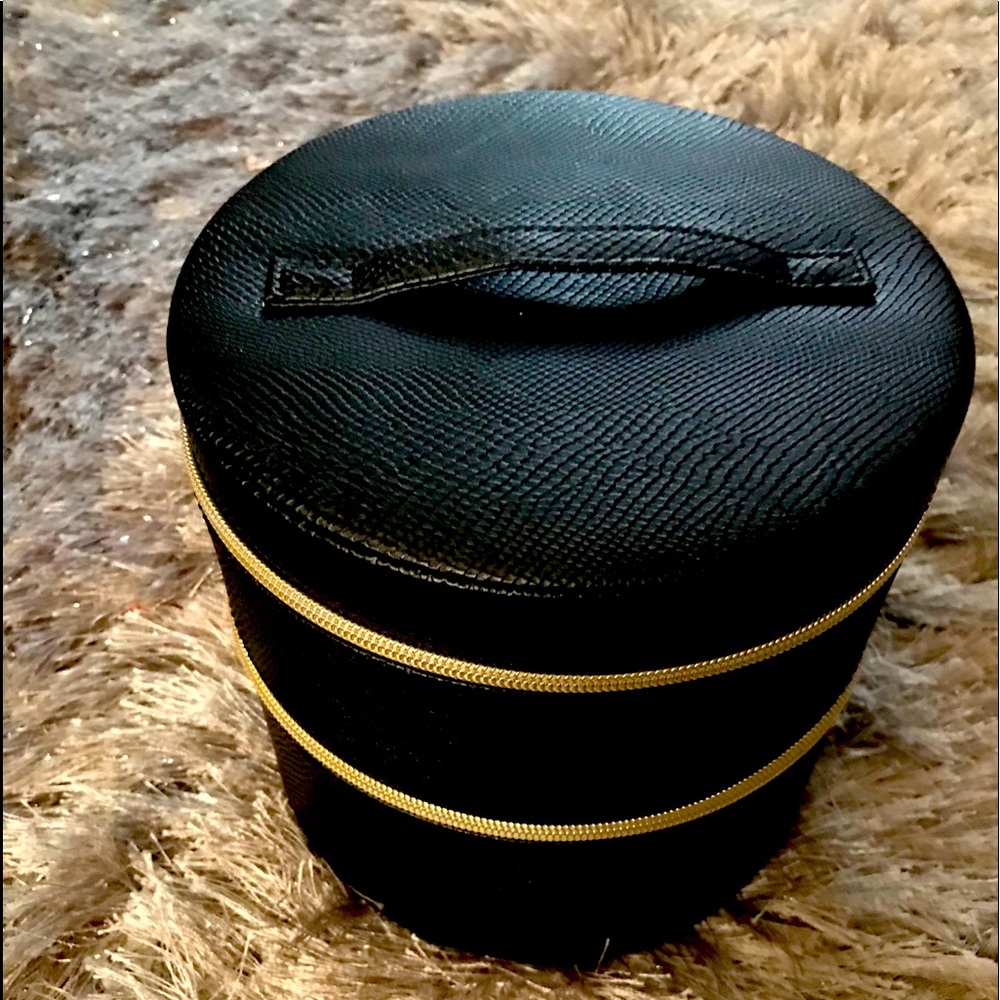 NWOT land comb three tier make up bag